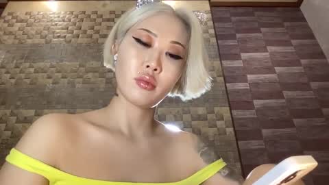 Snapshot of akemi_jp chatting on 02-20-25, 06:35 Akemi online show from 02-20-25, 06:35