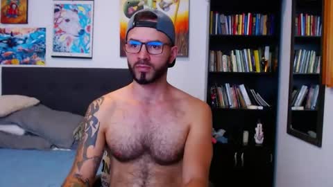 Snapshot of akiles_r chatting on 12-10-24, 11:51 akiles online show from 12-10-24, 11:51