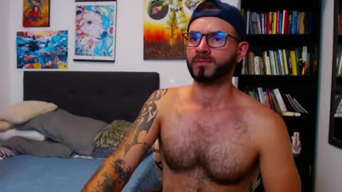 Snapshot of akiles_r chatting on 12-12-24, 12:48 akiles online show from 12-12-24, 12:48