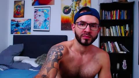 Snapshot of akiles_r chatting on 12-13-24, 10:23 akiles online show from 12-13-24, 10:23