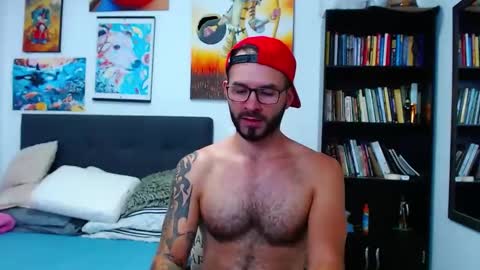 Snapshot of akiles_r chatting on 12-19-24, 11:03 akiles online show from 12-19-24, 11:03