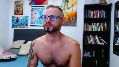 Snapshot of akiles_r chatting on 12-20-24, 11:26 akiles online show from 12-20-24, 11:26