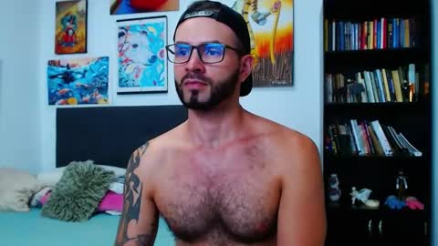 Snapshot of akiles_r chatting on 01-07-25, 01:06 akiles online show from 01-07-25, 01:06