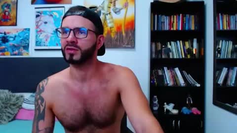 Snapshot of akiles_r chatting on 01-13-25, 10:56 akiles online show from 01-13-25, 10:56
