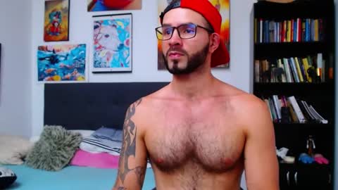 Snapshot of akiles_r chatting on 01-14-25, 10:23 akiles online show from 01-14-25, 10:23