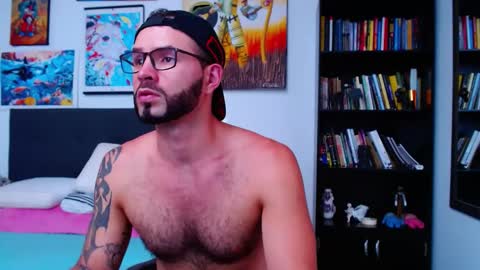 Snapshot of akiles_r chatting on 01-15-25, 10:24 akiles online show from 01-15-25, 10:24