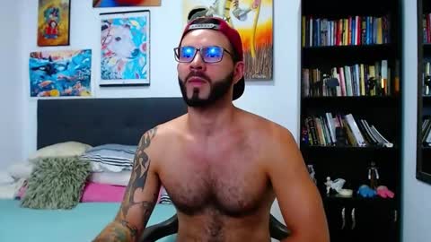Snapshot of akiles_r chatting on 01-28-25, 01:39 akiles online show from 01-28-25, 01:39