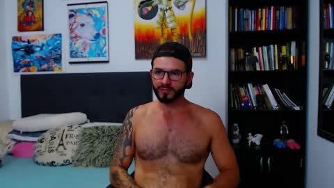 Snapshot of akiles_r chatting on 02-05-25, 11:17 akiles online show from 02-05-25, 11:17