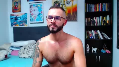 Snapshot of akiles_r chatting on 02-06-25, 07:51 akiles online show from 02-06-25, 07:51
