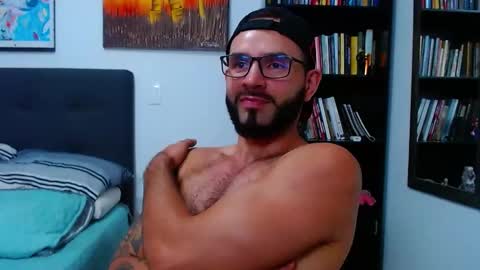 Snapshot of akiles_r chatting on 02-21-25, 02:06 akiles online show from 02-21-25, 02:06