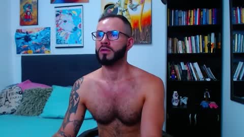 Snapshot of akiles_r chatting on 02-25-25, 11:11 akiles online show from 02-25-25, 11:11