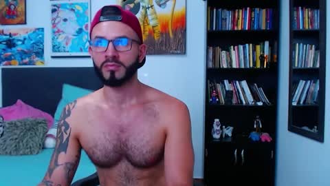 Snapshot of akiles_r chatting on 02-26-25, 11:04 akiles online show from 02-26-25, 11:04
