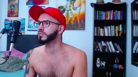 Snapshot of akiles_r chatting on 02-28-25, 10:06 akiles online show from 02-28-25, 10:06