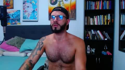 Snapshot of akiles_r chatting on 03-06-25, 01:27 akiles online show from 03-06-25, 01:27
