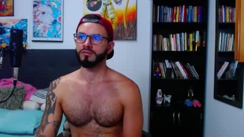 Snapshot of akiles_r chatting on 03-12-25, 01:14 akiles online show from 03-12-25, 01:14
