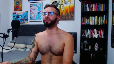 Snapshot of akiles_r chatting on 10-07-25, 10:51 akiles online show from 10-07-25, 10:51