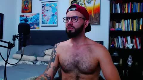 Snapshot of akiles_r chatting on 10-08-25, 11:24 akiles online show from 10-08-25, 11:24