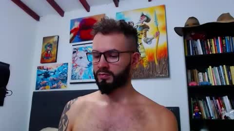 Snapshot of akiles_r chatting on 10-21-25, 12:22 akiles online show from 10-21-25, 12:22