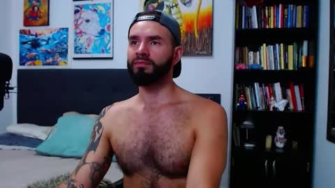 Snapshot of akiles_r chatting on 10-27-25, 11:09 akiles online show from 10-27-25, 11:09