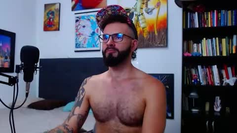 Snapshot of akiles_r chatting on 11-06-25, 11:37 akiles online show from 11-06-25, 11:37