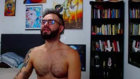 Snapshot of akiles_r chatting on 11-12-25, 11:03 akiles online show from 11-12-25, 11:03