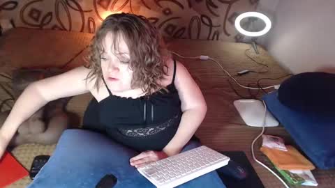 Natalie online show from 01-22-25, 08:40