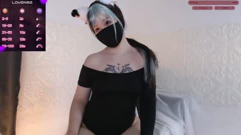 Amilia online show from 10-31-25, 11:22