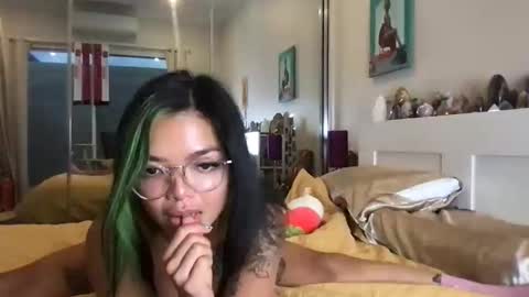 Akira Zay online show from 12-21-25, 08:32