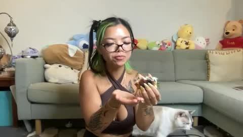 Akira Zay online show from 02-06-26, 03:33