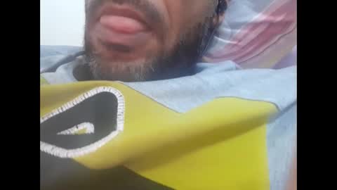 Snapshot of akram_40 chatting on 10-23-25, 08:29 Brown arab man online show from 10-23-25, 08:29