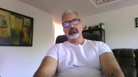 Snapshot of aladdin31673 chatting on 05-23-26, 10:47 aladdin31673 online show from 05-23-26, 10:47