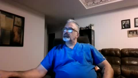 Snapshot of aladdin31673 chatting on 05-27-26, 02:19 aladdin31673 online show from 05-27-26, 02:19