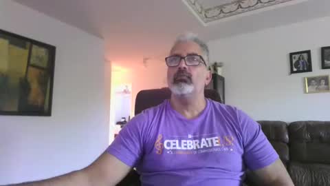 Snapshot of aladdin31673 chatting on 05-28-26, 11:24 aladdin31673 online show from 05-28-26, 11:24