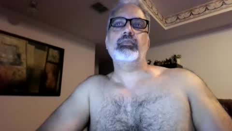 Snapshot of aladdin31673 chatting on 06-11-26, 02:53 aladdin31673 online show from 06-11-26, 02:53