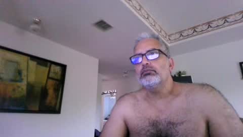 Snapshot of aladdin31673 chatting on 08-08-26, 12:40 aladdin31673 online show from 08-08-26, 12:40