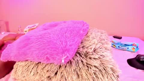 Alahia  online show from 01-21-25, 02:59