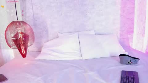 Snapshot of alahia_rosse chatting on 10-20-25, 11:32 Alahia online show from 10-20-25, 11:32