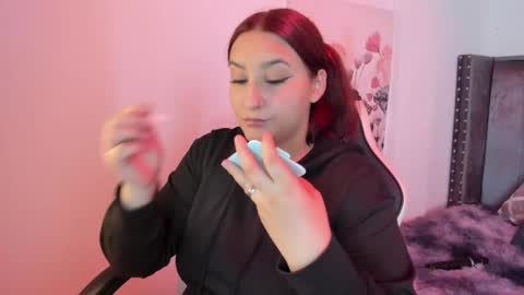 Alaia Carter online show from 10-17-25, 01:53