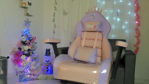 Alaia online show from 12-13-24, 10:02