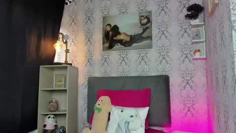 Alaia online show from 10-12-25, 10:20