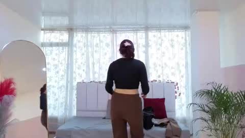 Alaia Skater online show from 02-07-26, 06:55