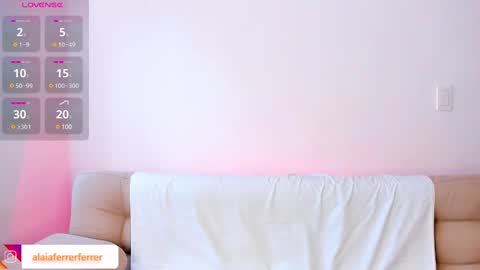 Snapshot of alaiaferrer chatting on 03-10-25, 10:02 Alaia online show from 03-10-25, 10:02