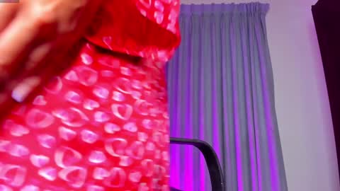 Snapshot of alaiarogers chatting on 12-27-24, 02:43 Alaia online show from 12-27-24, 02:43