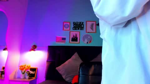 Snapshot of alaiarogers chatting on 12-28-24, 11:41 Alaia online show from 12-28-24, 11:41