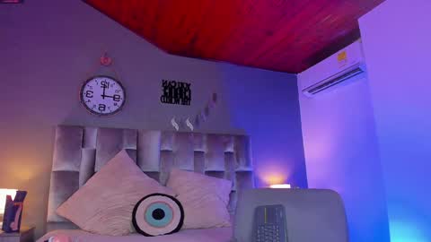 Snapshot of alaiarogers chatting on 01-21-25, 02:37 Alaia online show from 01-21-25, 02:37