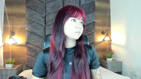 Snapshot of alaiarogers chatting on 01-23-25, 11:37 Alaia online show from 01-23-25, 11:37