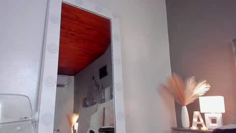 Snapshot of alaiarogers chatting on 02-05-25, 05:53 Alaia online show from 02-05-25, 05:53