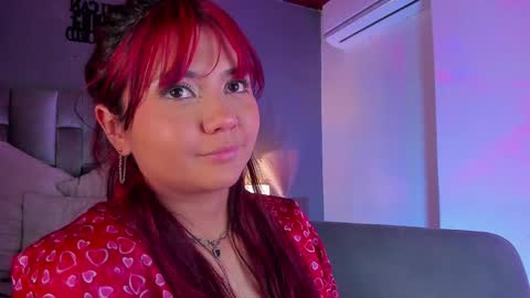 Snapshot of alaiarogers chatting on 02-06-25, 05:40 Alaia online show from 02-06-25, 05:40