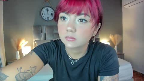 Snapshot of alaiarogers chatting on 02-10-25, 11:36 Alaia online show from 02-10-25, 11:36