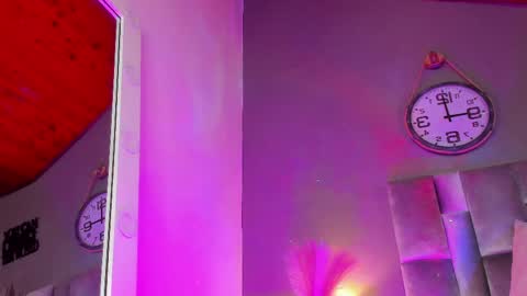 Snapshot of alaiarogers chatting on 03-03-25, 02:48 Alaia online show from 03-03-25, 02:48